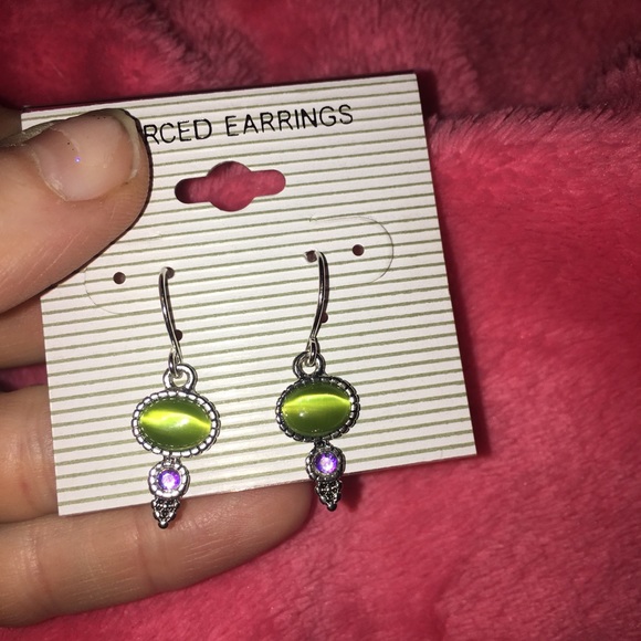 Gorgeous earrings NWT - Picture 5 of 6